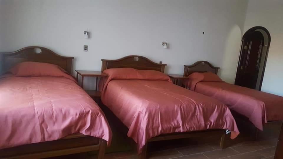 Hotel El Super 8 Санта-Крус-де-ла-Сьерра Экстерьер фото